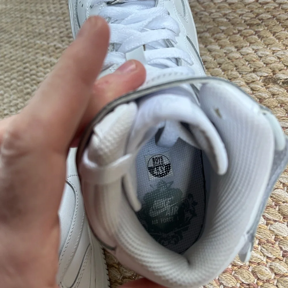 Nike Air Force 1 LE Mid Triple White 4.5 GS youth Kids Boys EUC W Box Tried On